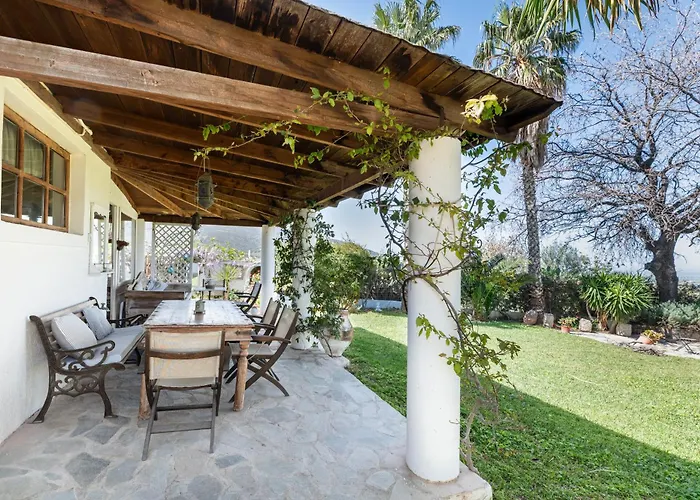 Paradiso Vintage Villa: Traditional 1944 Gem Hébergement de vacances Amaniou