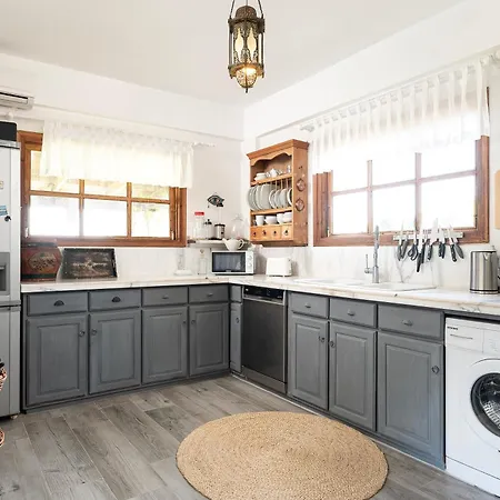 Prázdninový dům Paradiso Vintage Villa: Traditional 1944 Gem