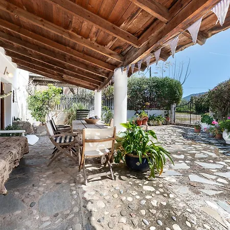 Prázdninový dům Paradiso Vintage Villa: Traditional 1944 Gem Amaniou