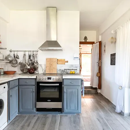 Prázdninový dům Paradiso Vintage Villa: Traditional 1944 Gem *