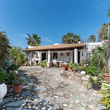 Paradiso Vintage Villa: Traditional 1944 Gem Prázdninový dům Amaniou