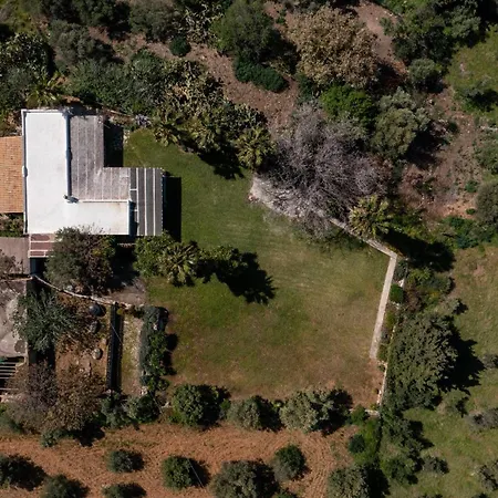 Paradiso Vintage Villa: Traditional 1944 Gem * Amaniou