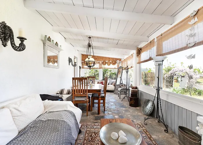 Paradiso Vintage Villa: Traditional 1944 Gem بيت للعطل