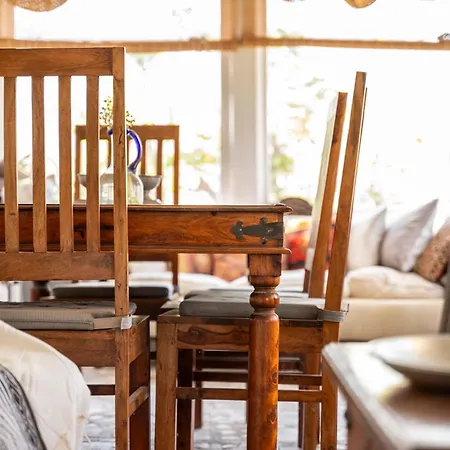 Nyaraló Paradiso Vintage Villa: Traditional 1944 Gem Amaniú