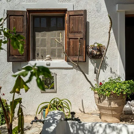 Paradiso Vintage Villa: Traditional 1944 Gem Amaniú