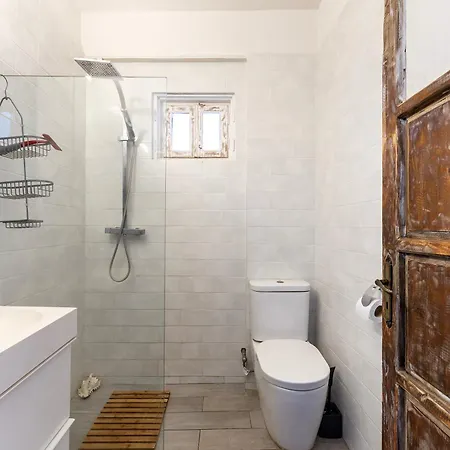 Nyaraló Paradiso Vintage Villa: Traditional 1944 Gem Amaniú