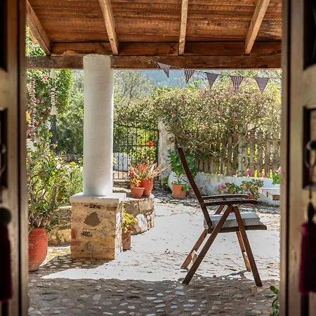 Paradiso Vintage Villa: Traditional 1944 Gem Nyaraló