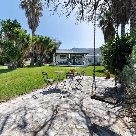 Paradiso Vintage Villa: Traditional 1944 Gem * Amaniú