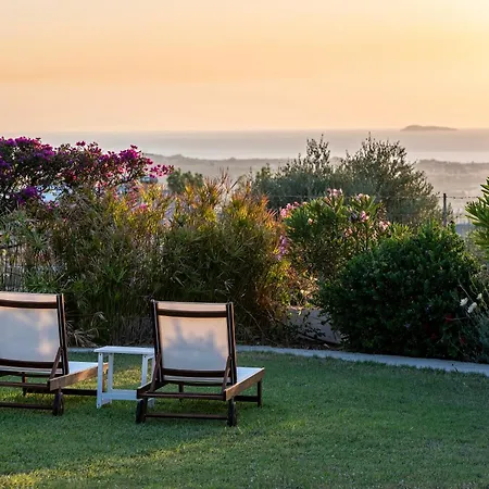 Paradiso Vintage Villa: Traditional 1944 Gem Semesterbostad *