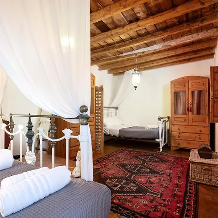 Paradiso Vintage Villa: Traditional 1944 Gem Nyaraló