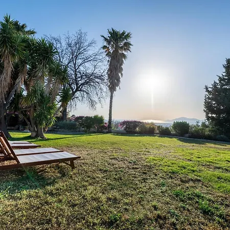 Nyaraló Paradiso Vintage Villa: Traditional 1944 Gem Amaniú