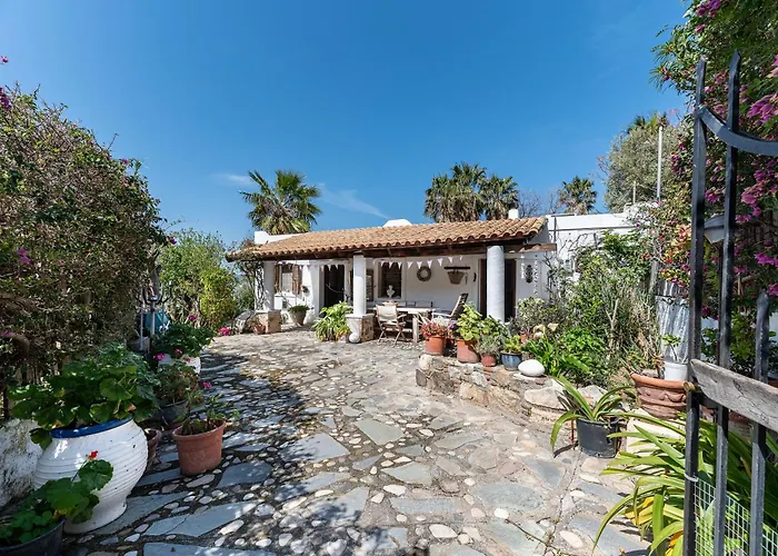 Paradiso Vintage Villa: Traditional 1944 Gem Tatil Evi Amaniou