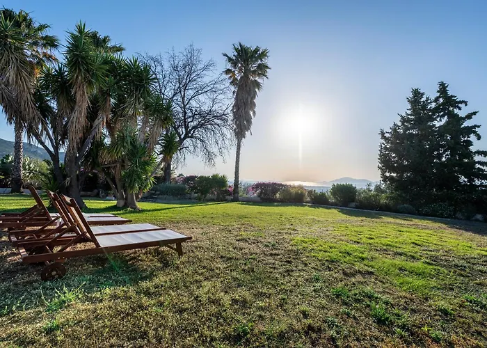 Tatil Evi Paradiso Vintage Villa: Traditional 1944 Gem Amaniou